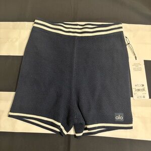 BNWT ALO Yoga Tennis Club Sweater Knit Hot Short Small